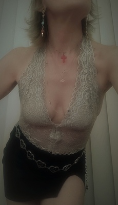 Wien;Elly;Klassische Massage;Sinnliche Massage;Erotische Massage;Tantramassage;Wellness-Massage;l-Massage;Body-to-Body-Massage;Prostatamassage