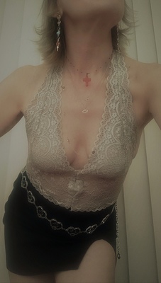 Wien;Elly;Klassische Massage;Sinnliche Massage;Erotische Massage;Tantramassage;Wellness-Massage;l-Massage;Body-to-Body-Massage;Prostatamassage
