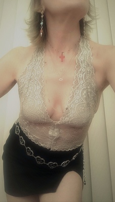 Wien;Elly;Klassische Massage;Sinnliche Massage;Erotische Massage;Tantramassage;Wellness-Massage;l-Massage;Body-to-Body-Massage;Prostatamassage