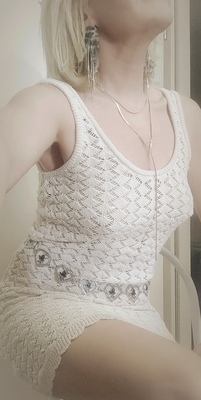 Wien;Elly;Klassische Massage;Sinnliche Massage;Erotische Massage;Tantramassage;Wellness-Massage;l-Massage;Body-to-Body-Massage;Prostatamassage