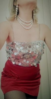 Wien;Elly;Klassische Massage;Sinnliche Massage;Erotische Massage;Tantramassage;Wellness-Massage;l-Massage;Body-to-Body-Massage;Prostatamassage