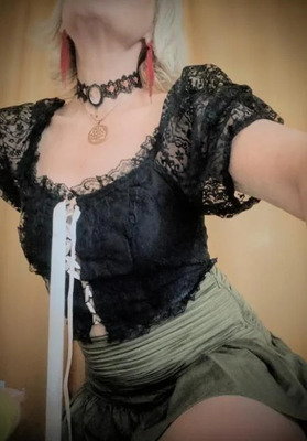 Wien;Elly;Klassische Massage;Sinnliche Massage;Wellness-Massage;�l-Massage;Body-to-Body-Massage;Prostatamassage