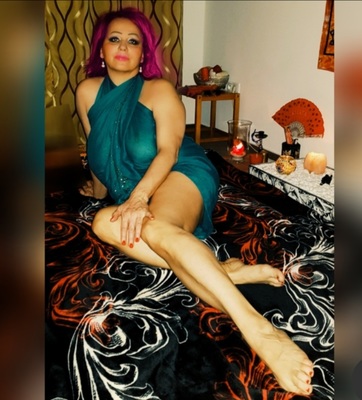 Wien;Tantra Yvonne;Sinnliche Massage;Erotische Massage;Tantramassage;Body-to-Body-Massage